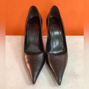 Gucci GG Embossed Leather Pumps